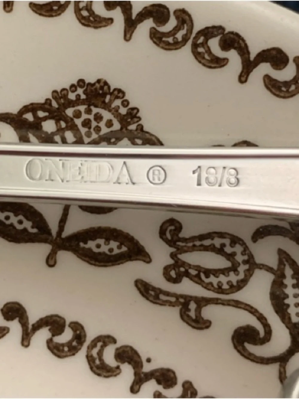 NWOT Oneida Needlepoint pattern S/12 Cocktail Forks 18/8 SS NWOT